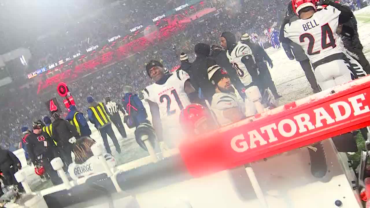 Bills fan spreads Buffalove, gives away two AFC Championship Game tickets  to Bengals fan