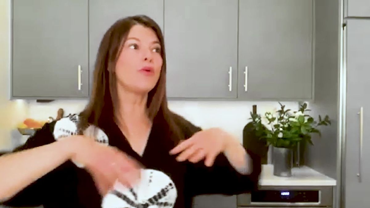 preview for At Home With Gail Simmons