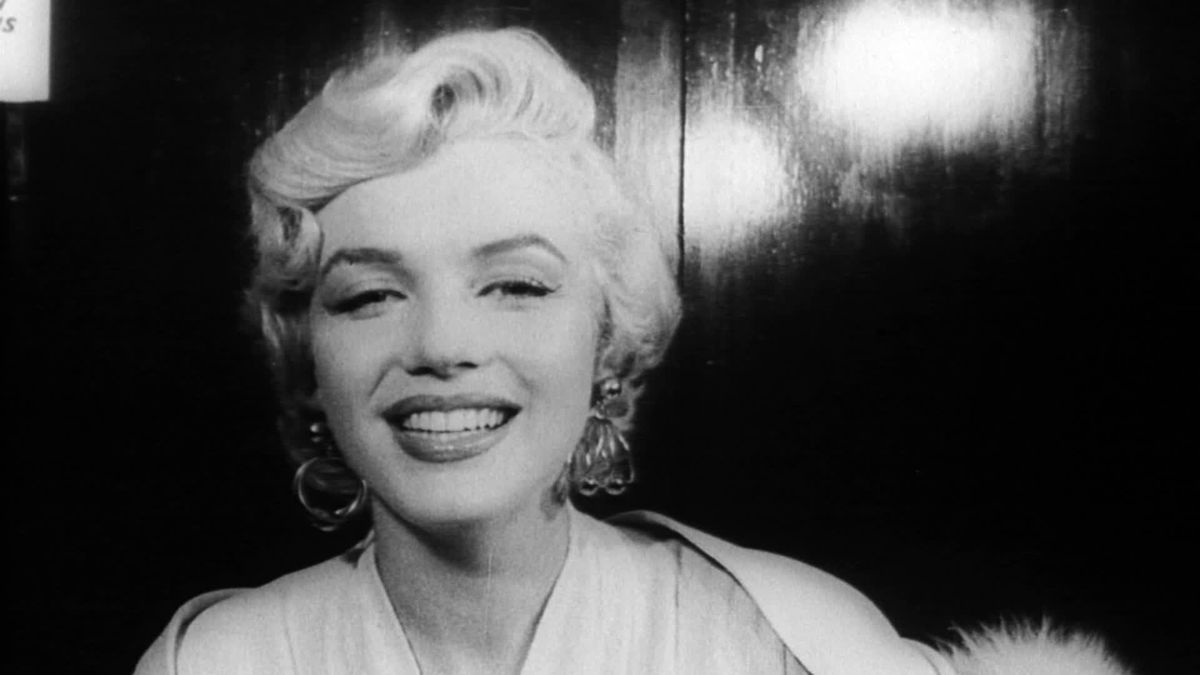 preview for Marilyn Monroe blows a kiss
