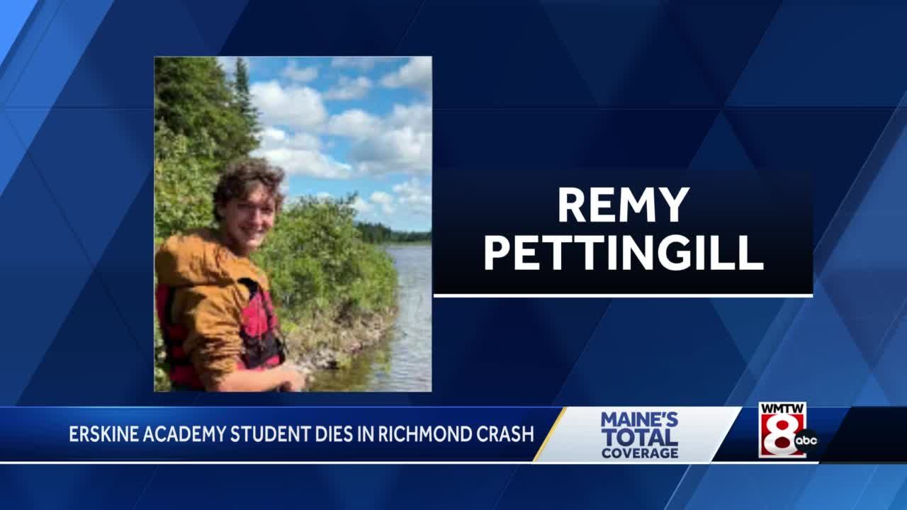 Community gathering to mourn the loss of teen in Richmond crash