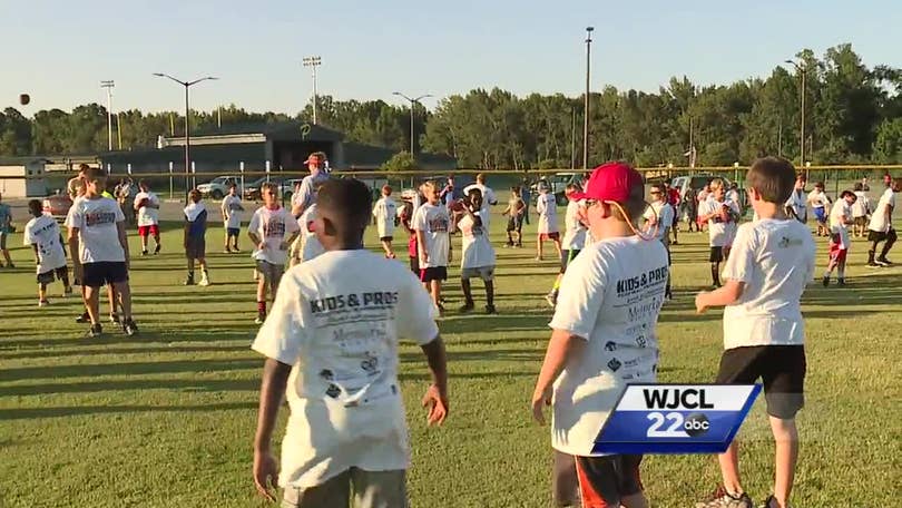 Former Atlanta Falcons Bobby Butler, Buddy Curry enjoying Kids and Pros  Camp duties, Sports