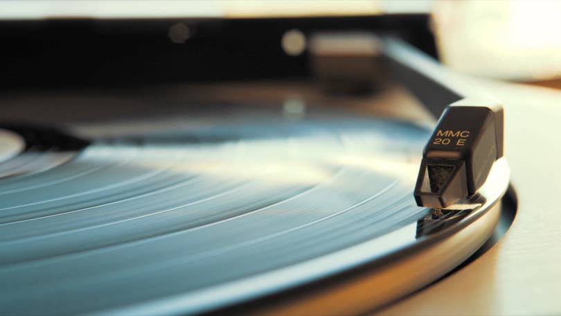 Driven by Adele, vinyl and CD sales both went up in 2021, data says