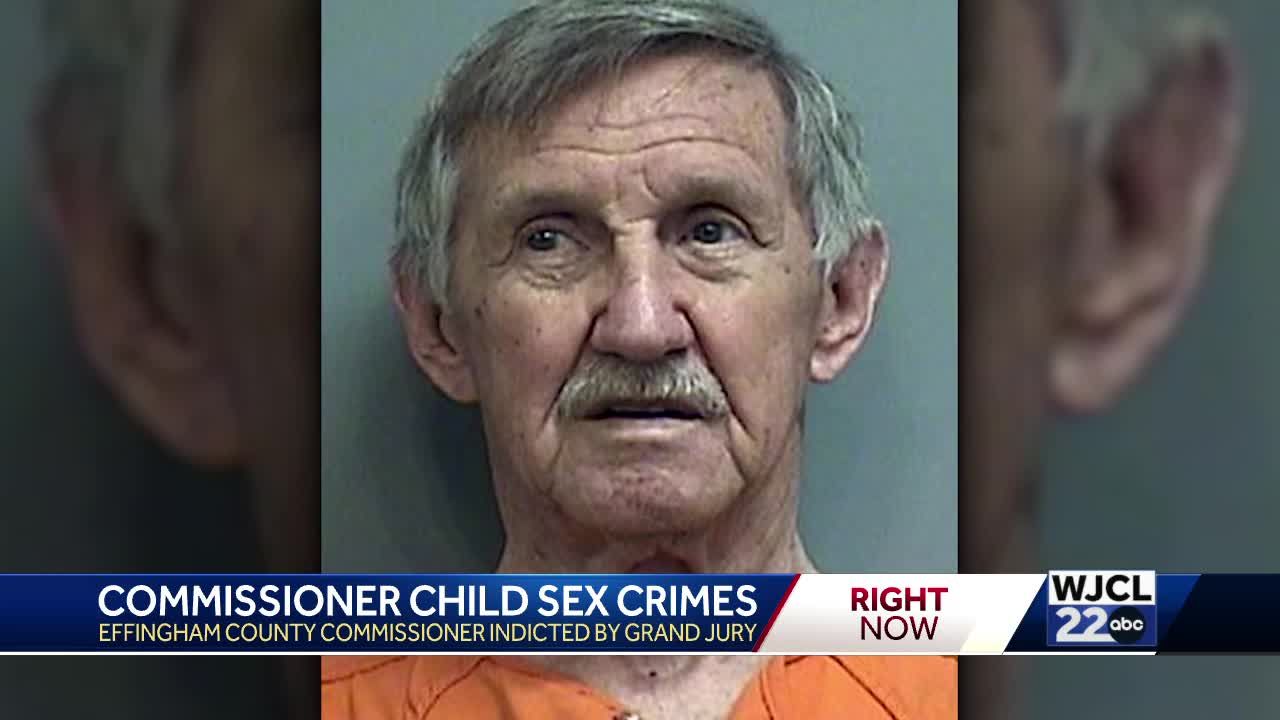 Effingham county commissioner indicted on sex crimes