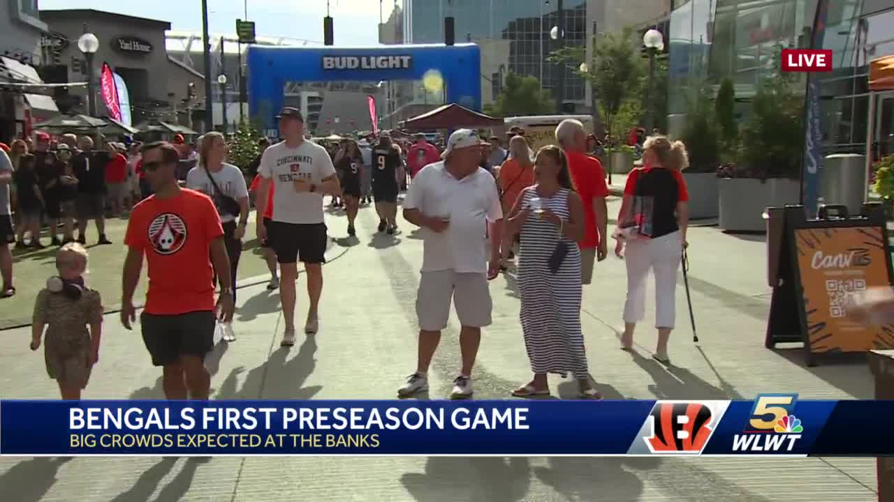 Cincinnati Bengals tailgate before game against Carolina Panthers