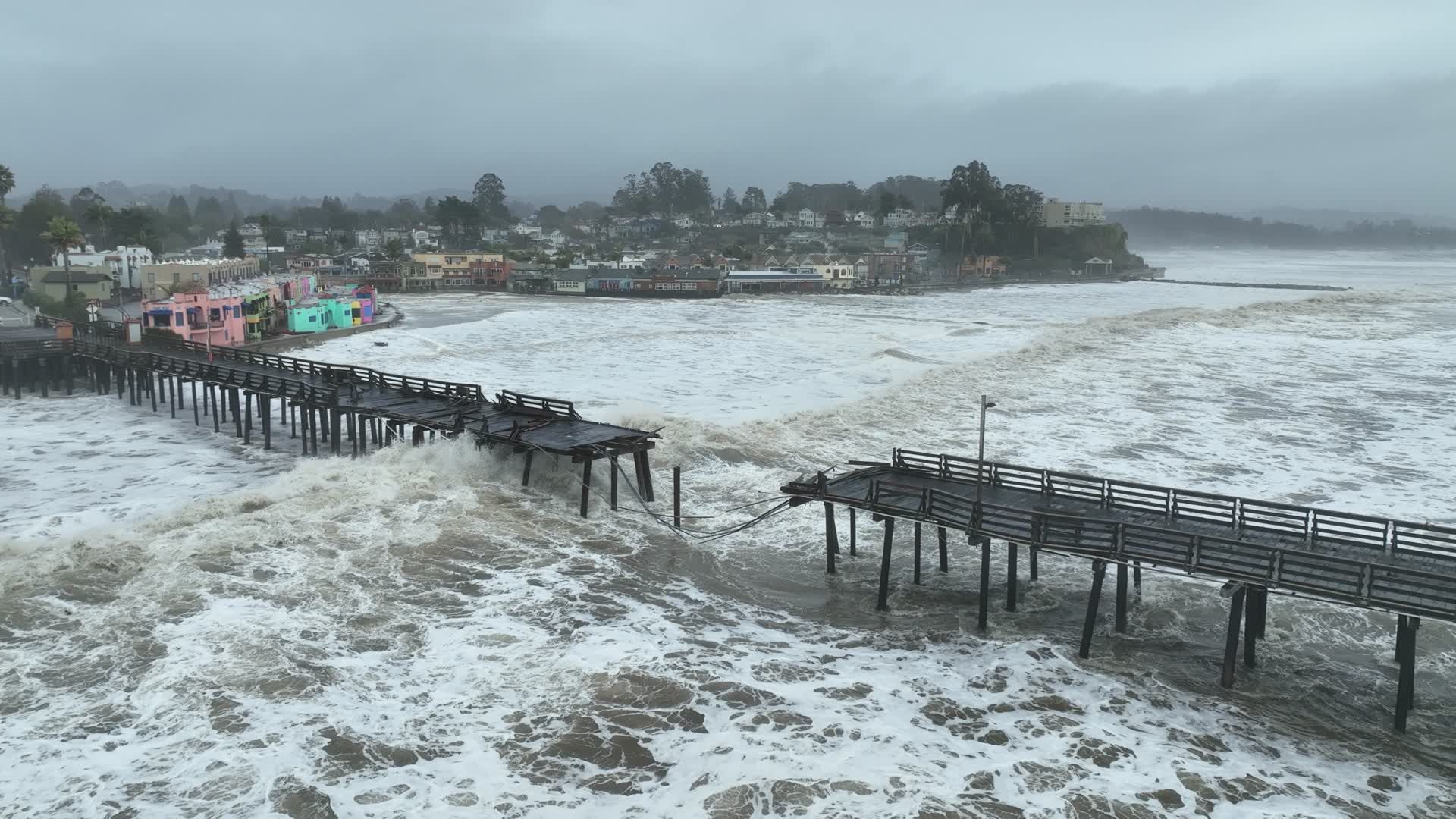 Video Bomb cyclone brings high swells destruction to Santa Cruz