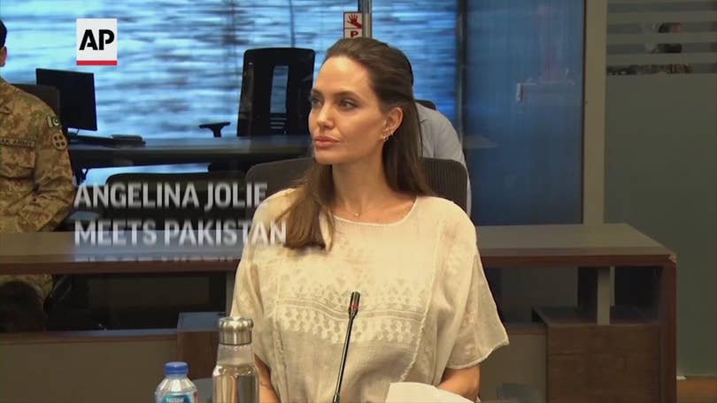 Angelina Jolie UMIERA? Waży zaledwie 39 kilogramów. 'Brad się z nią  rozwiedzie, jeśli nie zacznie jeść!