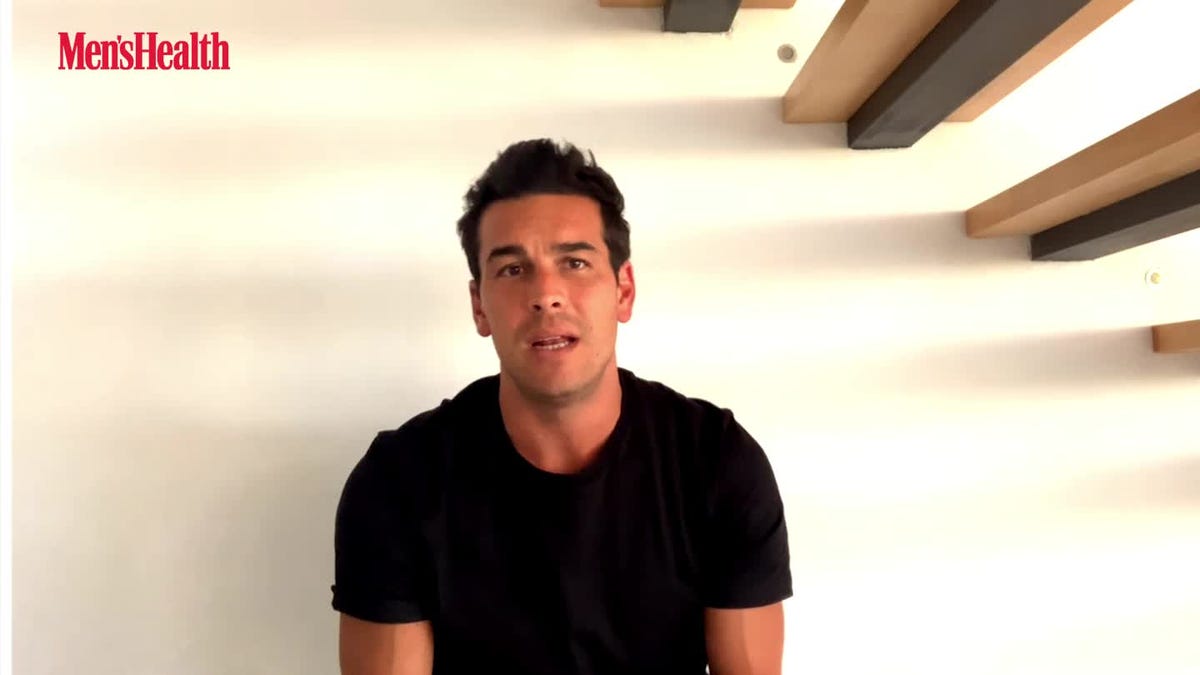 mario casas sin camiseta en la película el practicante