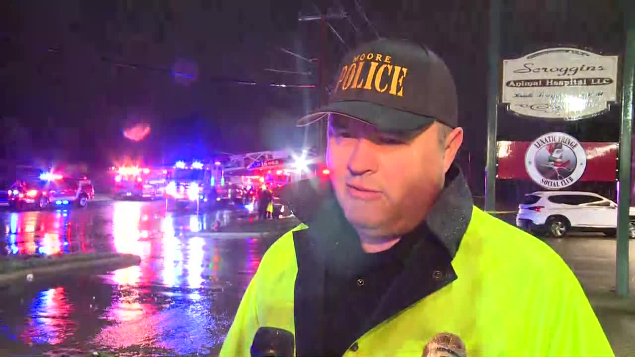 3 people escape, 2 still missing after flooding sweeps vehicles away in Moore