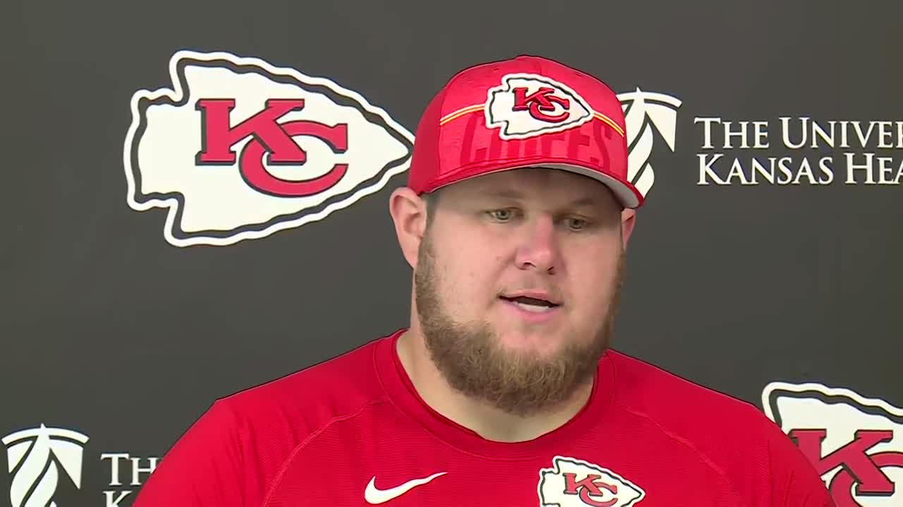 NFL Network's Ian Rapoport: Kansas City Chiefs tight end Travis Kelce  (knee) officially listed as questionable vs. Detroit Lions