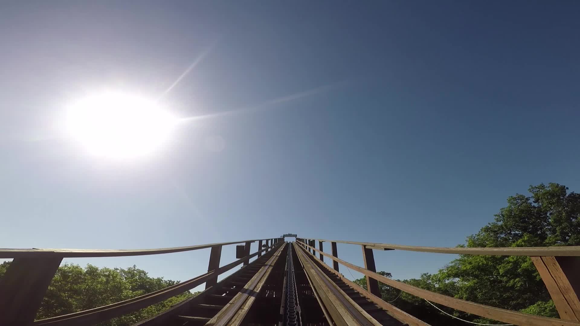 Bengals QB Andy Dalton and his wife, Jordan, treat families at Ohio  amusement park