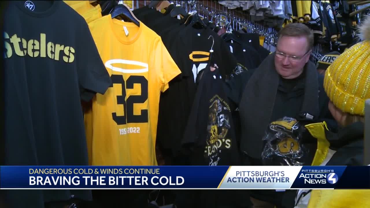 Steelers fans venture out in extreme temperatures in preparation for  Saturday's game