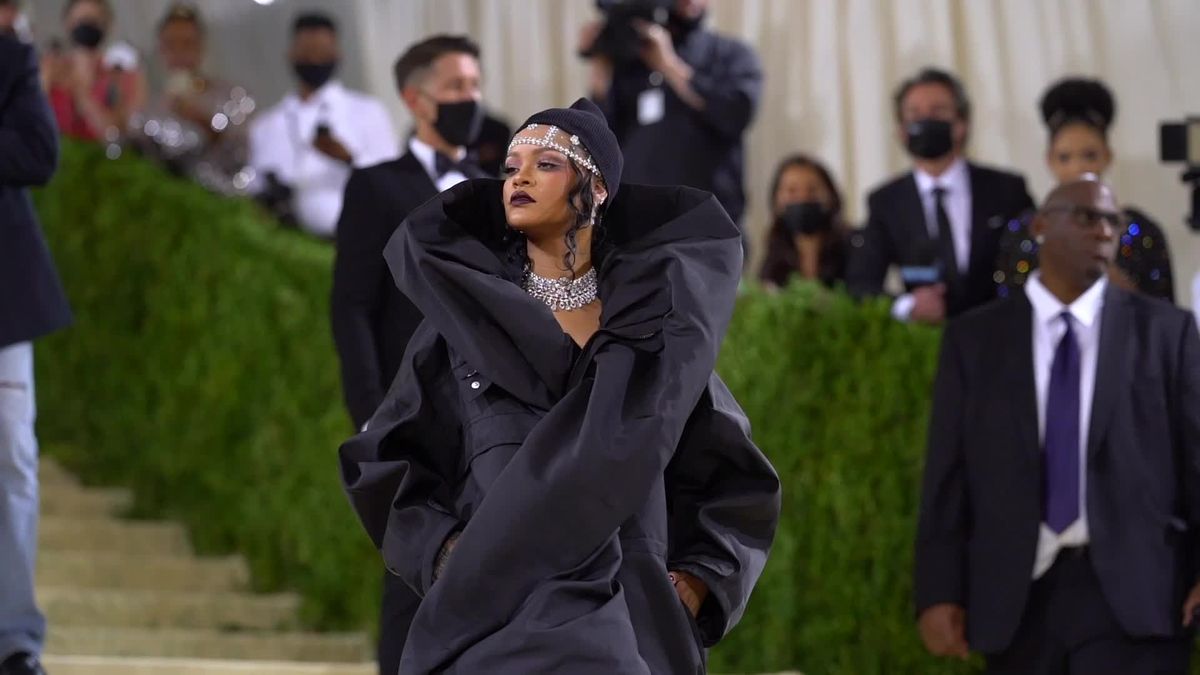 preview for Rihanna at the Met Gala 2021