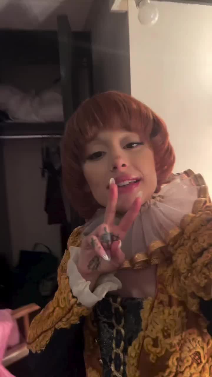 You Need to See Ariana Grande With a 16th-Century Bowl Haircut