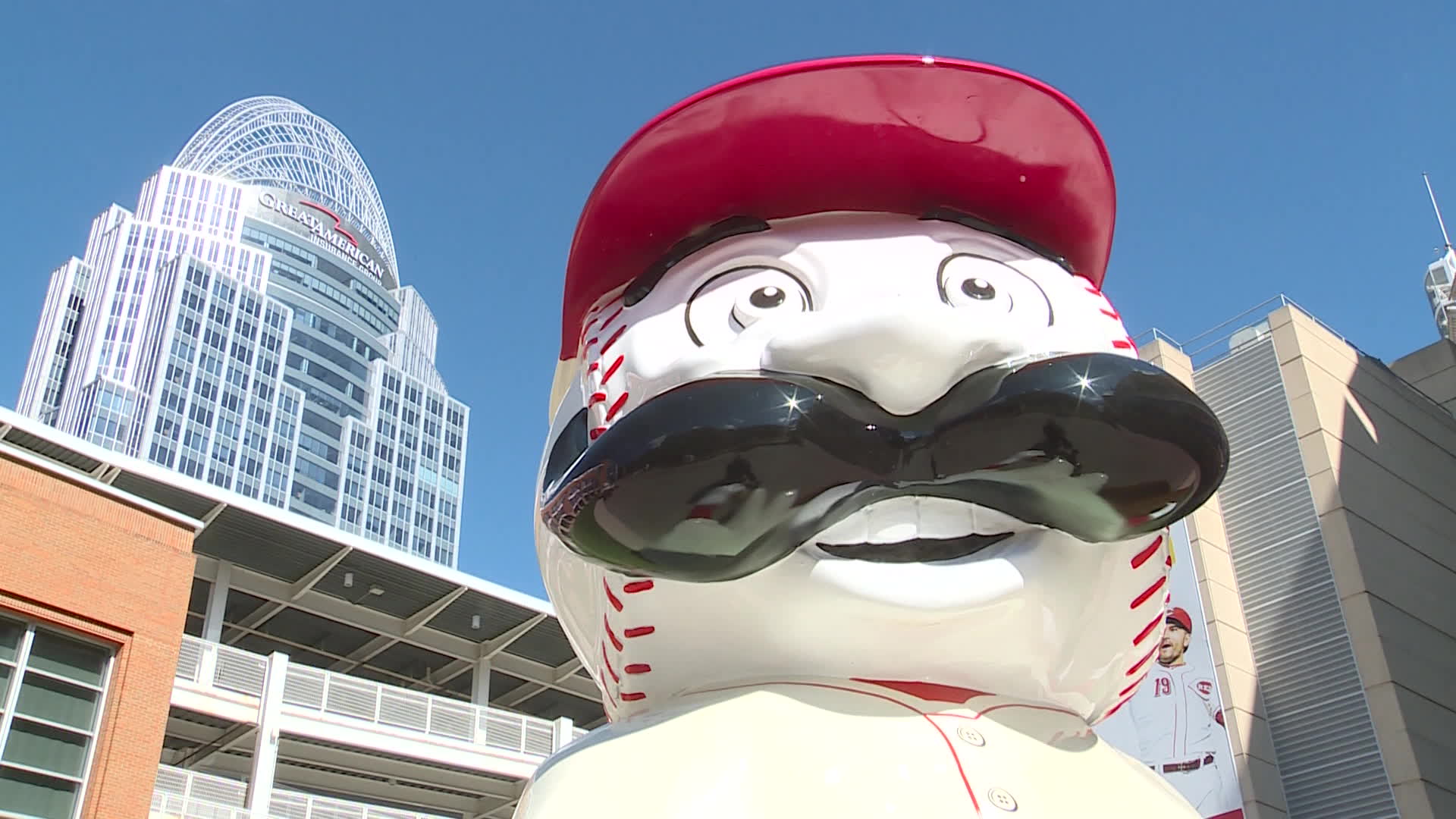 Visiting Mr. Redlegs Benches in Cincinnati - Vince Cincy