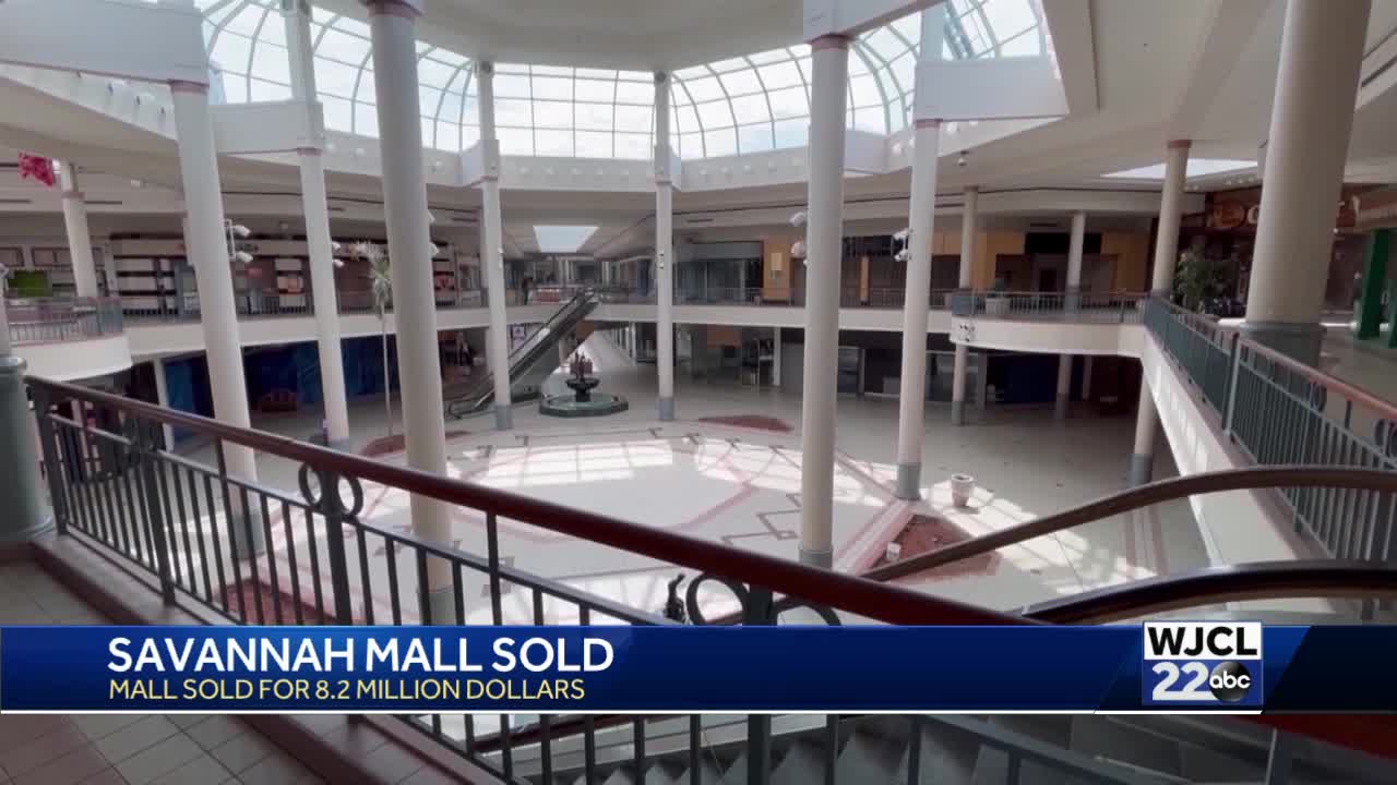 See inside Savannah Mall, where many businesses and stores have closed