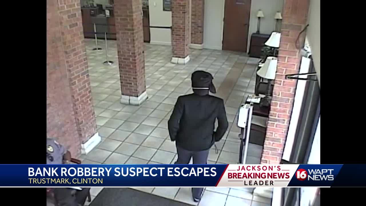 Clinton police investigate bank robbery