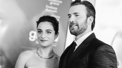 preview for Chris Evans And Jenny Slate Have Many Fans Thinking They're Back Together