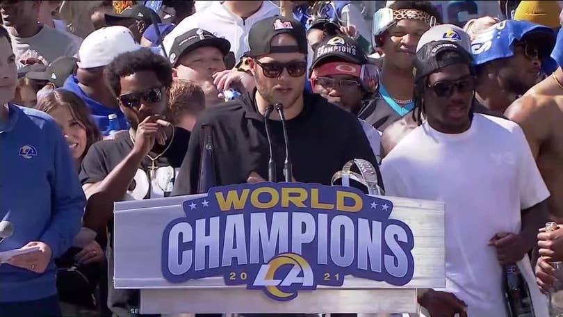 Lakers: Cooper Kupp Dons Kobe Bryant Jersey for Rams Championship Parade -  All Lakers