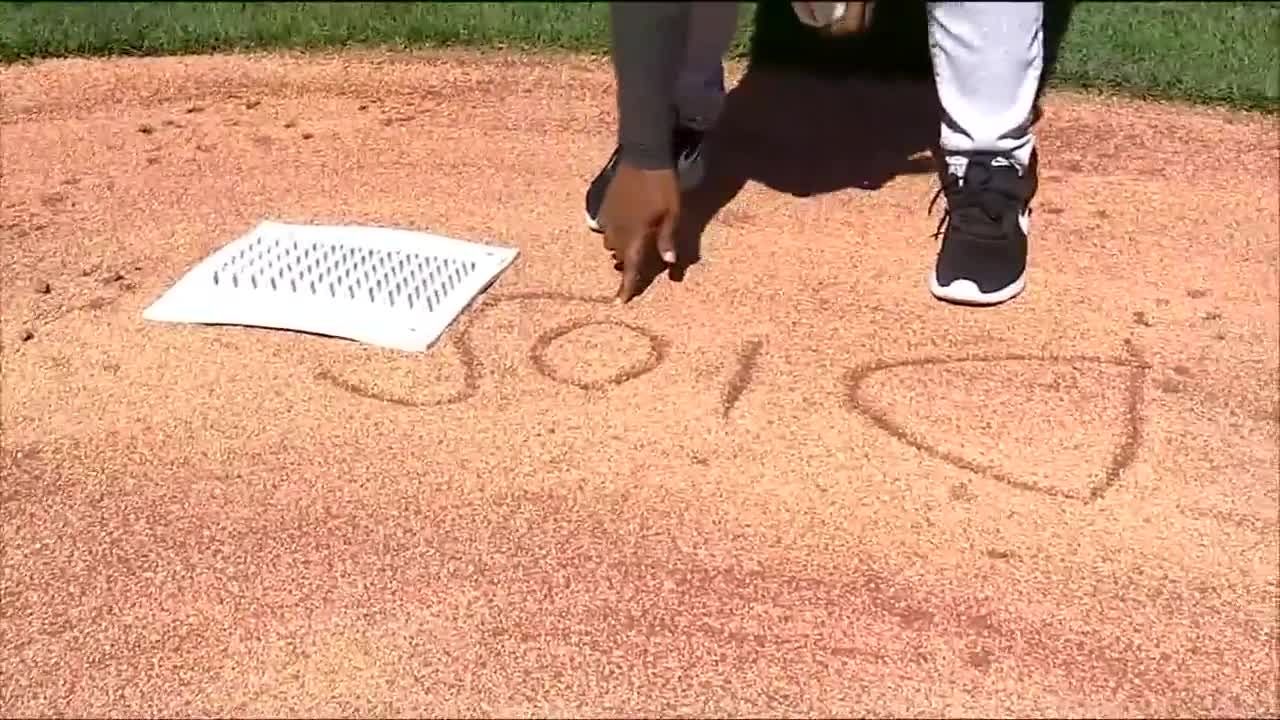 Yordano Ventura's mother throws out first pitch before Royals' home opener