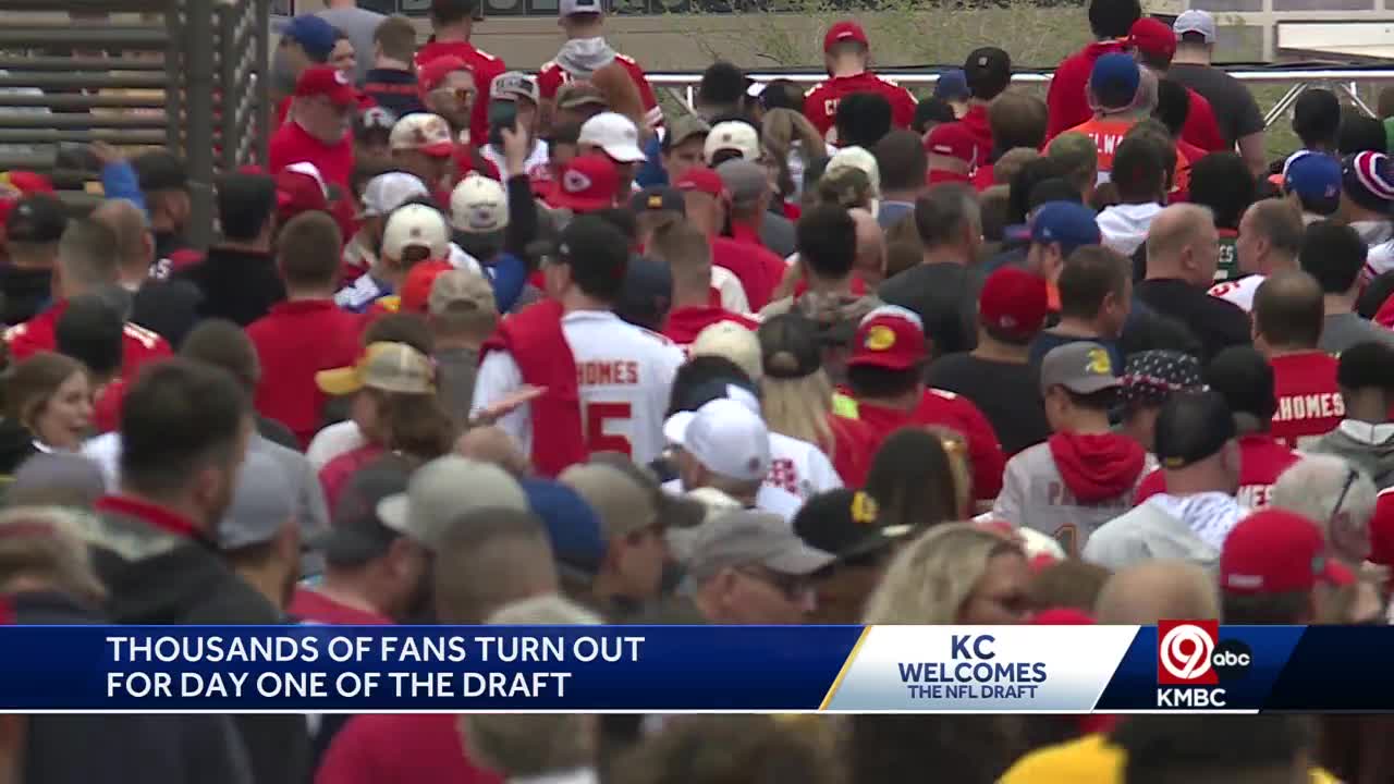 NFL Draft brings thousands to Kansas City