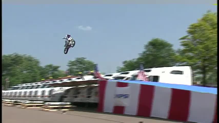 FROM THE ARCHIVES: Robbie Knievel wows at the Iowa State Fair
