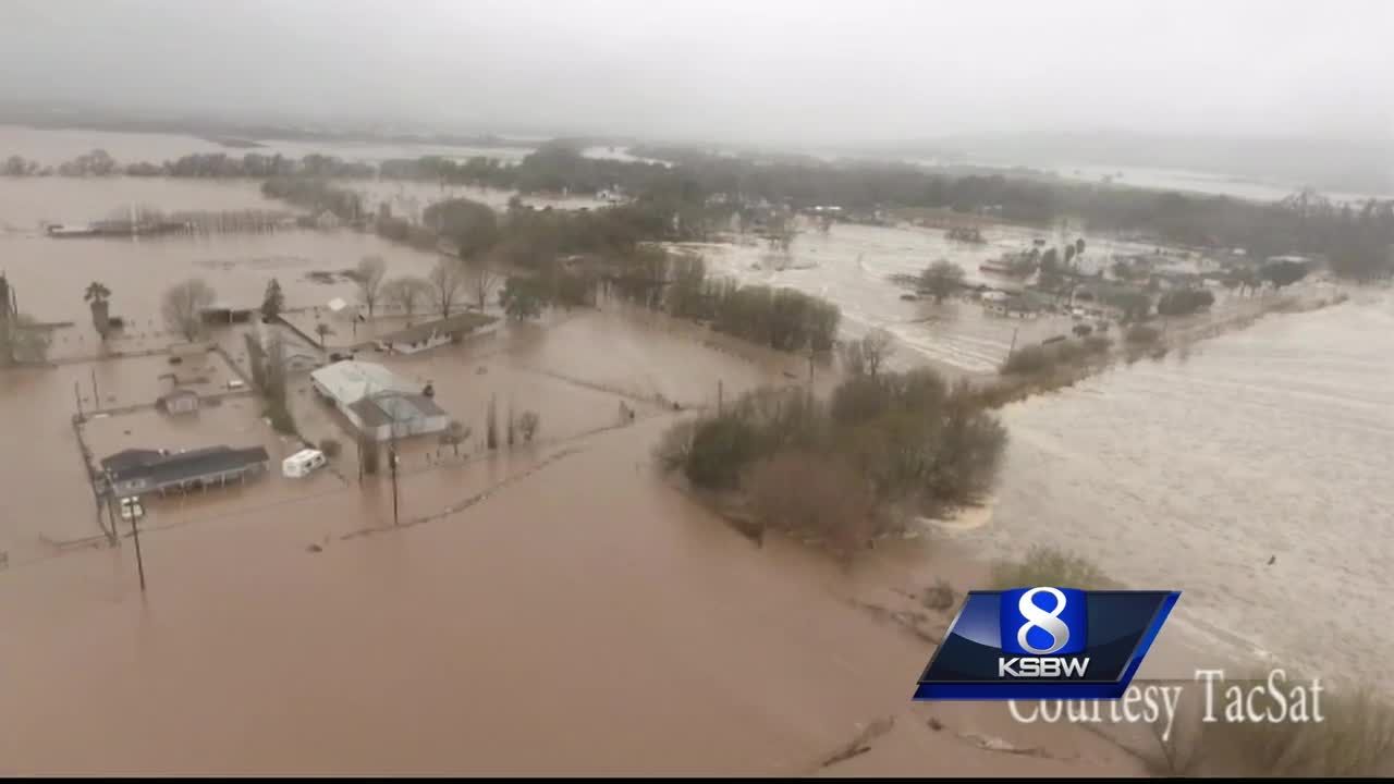 San Lorenzo River floods between Santa Cruz and Felton