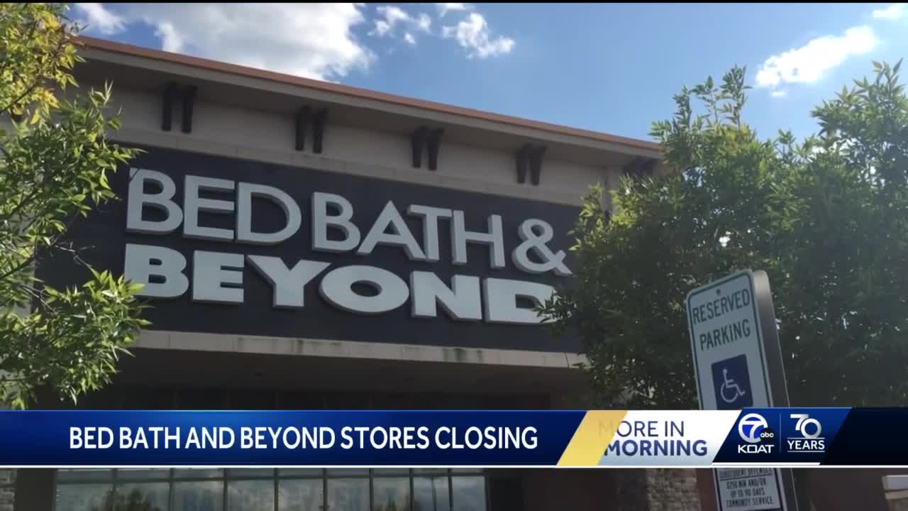 Bed Bath & Beyond Struggling, Cutting Staff: Store Photos