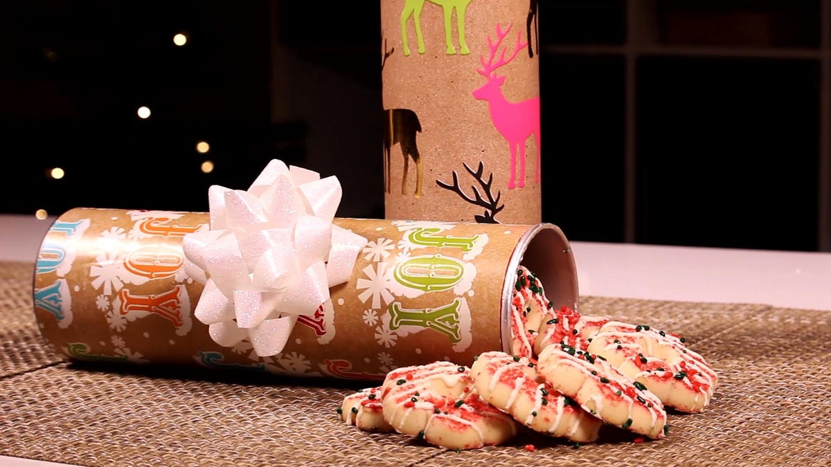 preview for DIY Cookie Tin from an Old Pringles Can