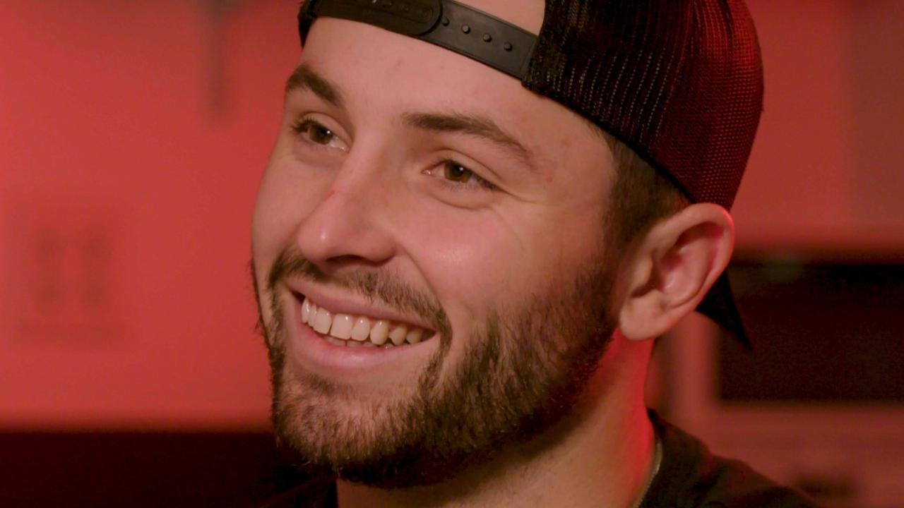 Baker Mayfield Recreates Brett Favre's Draft Day Photo