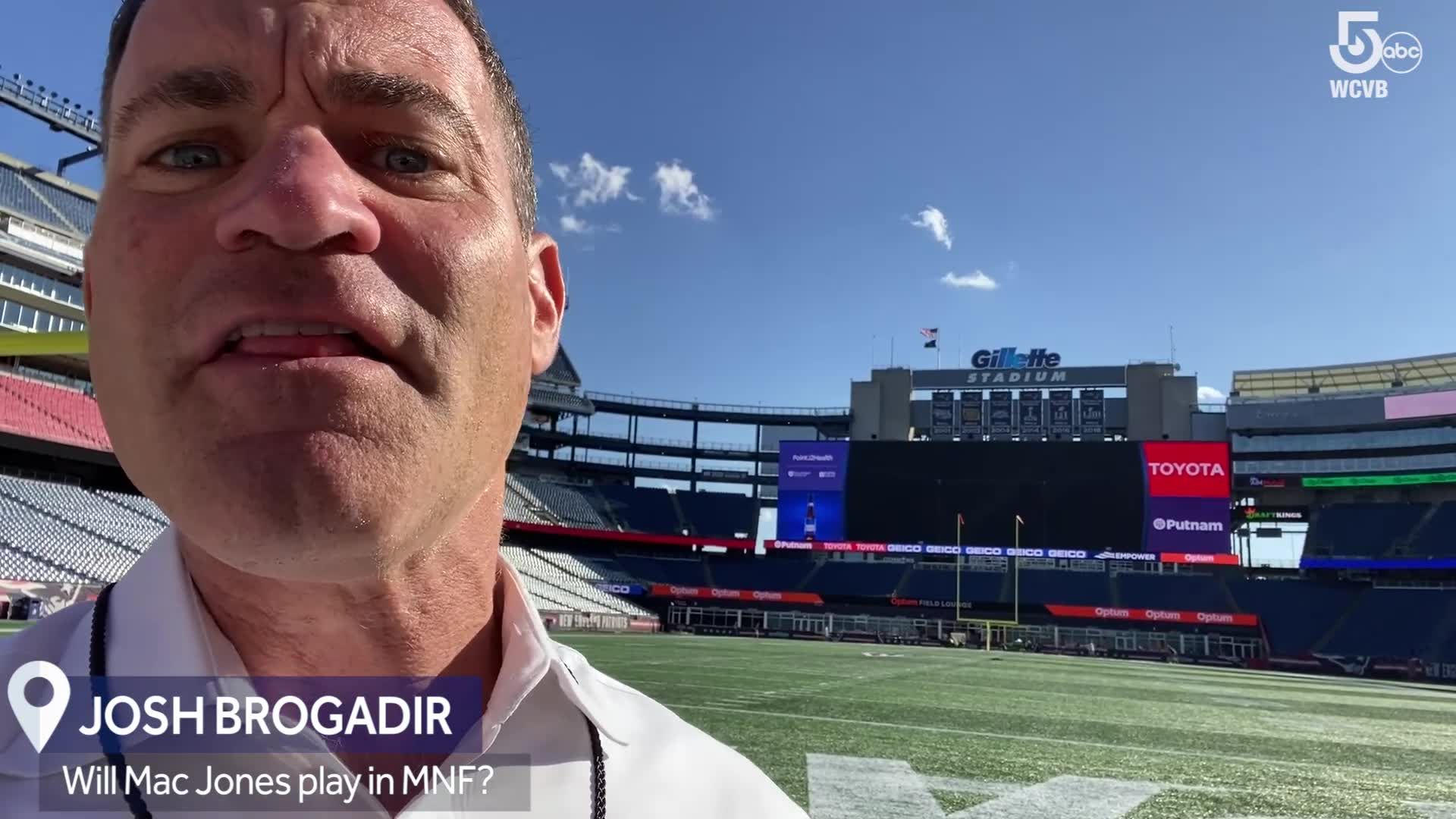 Mac Jones hobbles off the field during Patriots-Ravens game