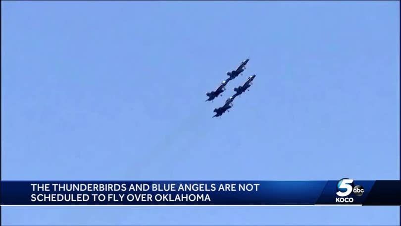 Thunderbirds perform Super Bowl flyover > Air Force > Article Display