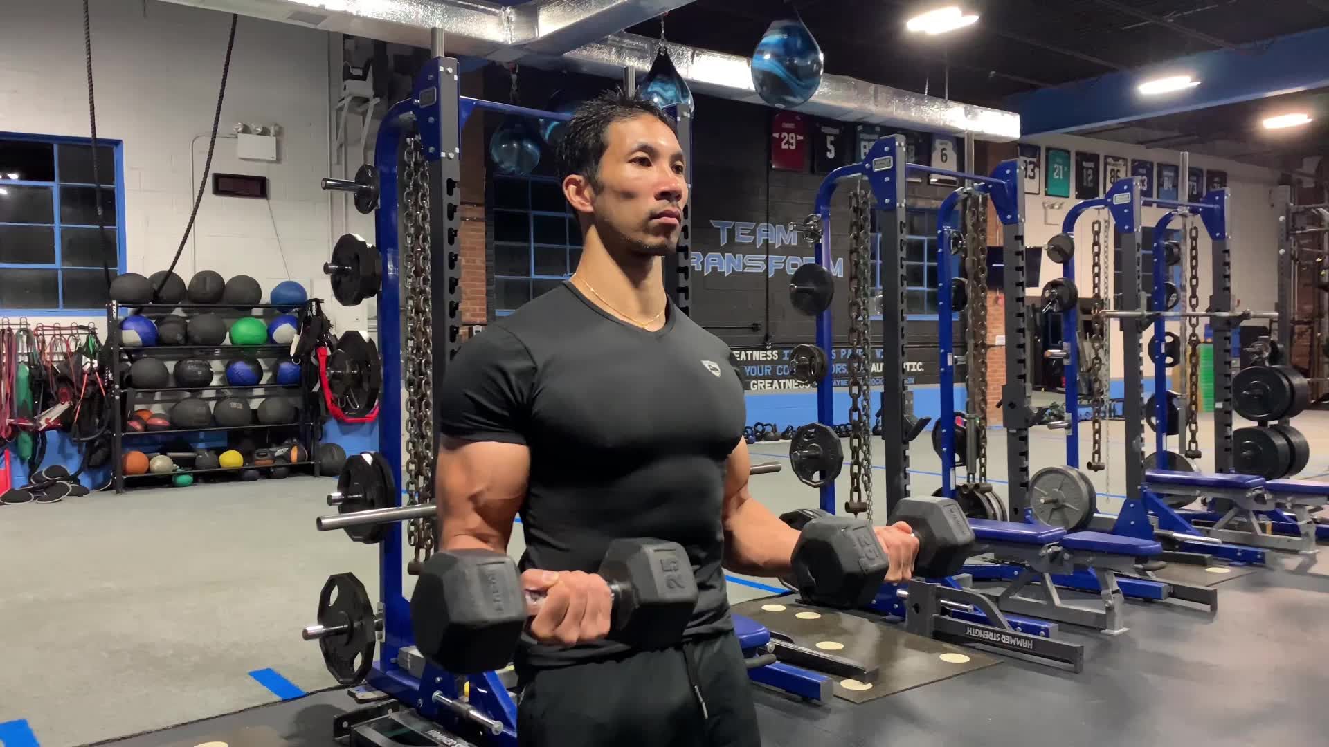 This Series Forces You to Find Your Perfect Biceps Curl Form