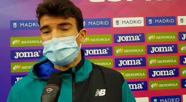 preview for Adel Mechaal, campeón de España en pista cubierta de 3.000 metros: "Él tenía la presión"