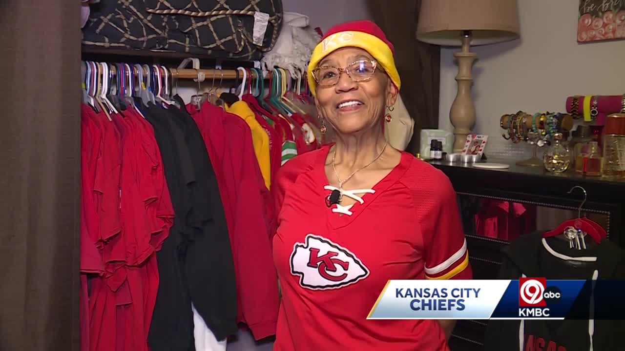 Chiefs ambassadors donate practice gear, road trip attire to Central High  School