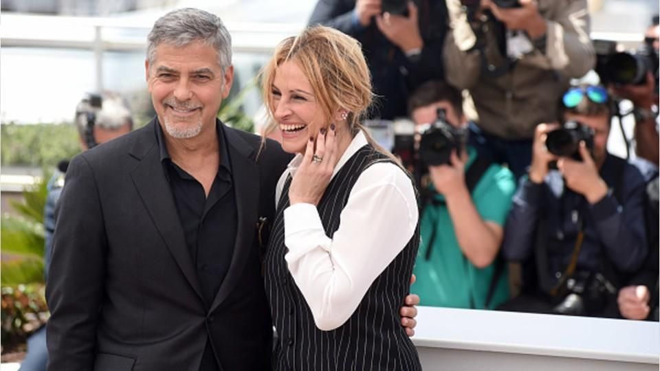 preview for Julia Roberts Reveals George Clooney Is Kind of a Gossip
