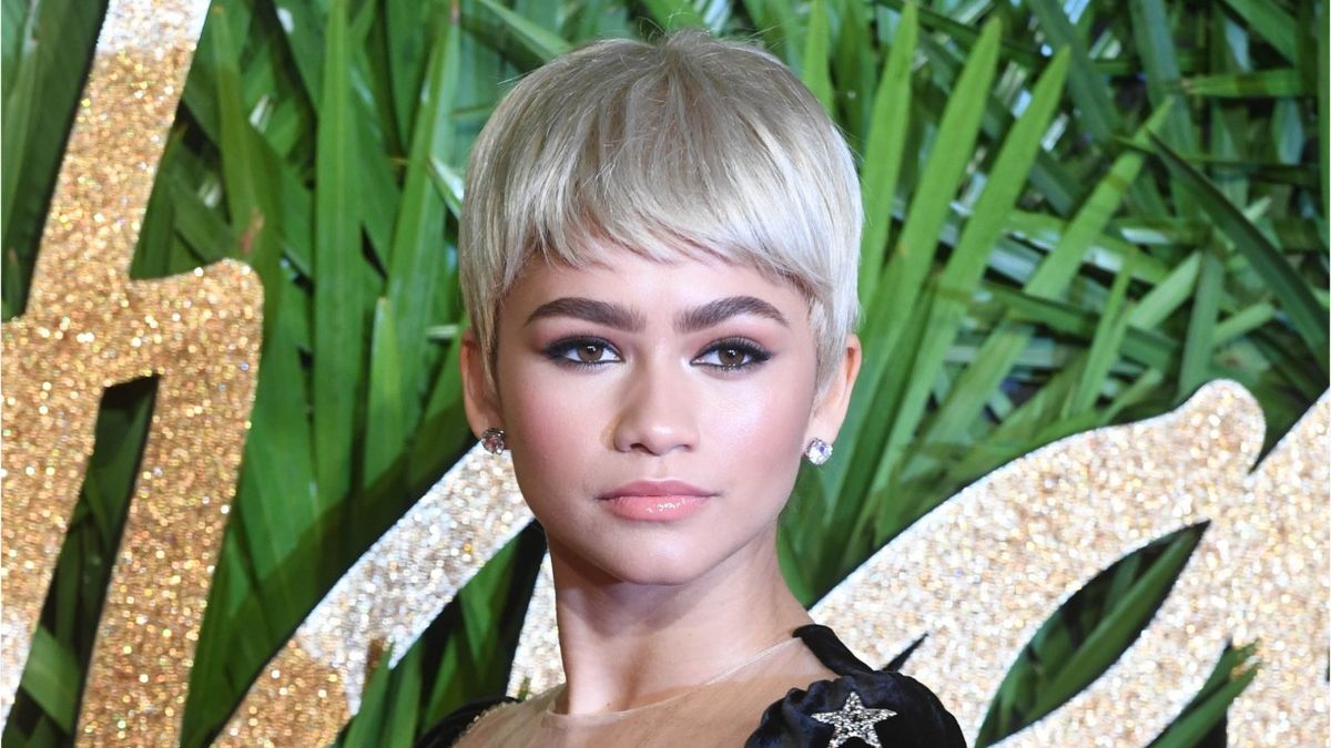 preview for Zendaya Stuns Fans With Blonde Pixie