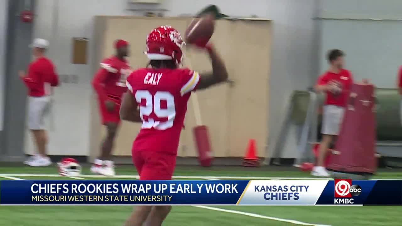 Is Justyn Ross the Kansas City Chiefs' secret superstar? Fans go crazy over  training camp pass