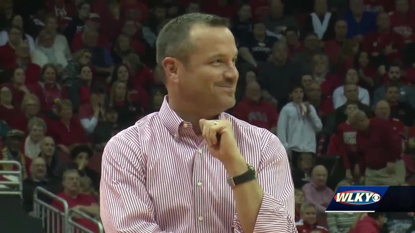 Is UofL coach Jeff Walz headed to Tennessee? The job is now open