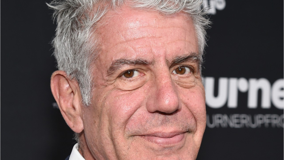 preview for Anthony Bourdain Takes On Fine Dining