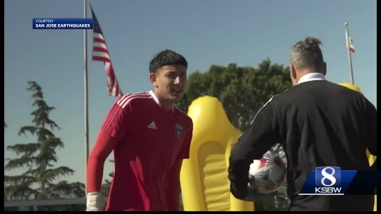 Pro Soccer: Salinas' Ochoa evolving as a goalie for Earthquakes – Monterey  Herald