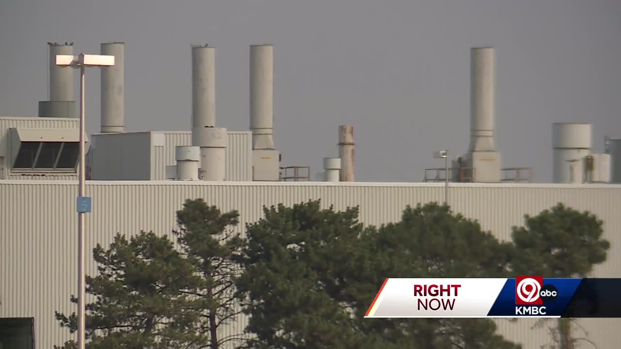 UMKC economics professor discusses broader economic impacts of UAW strike