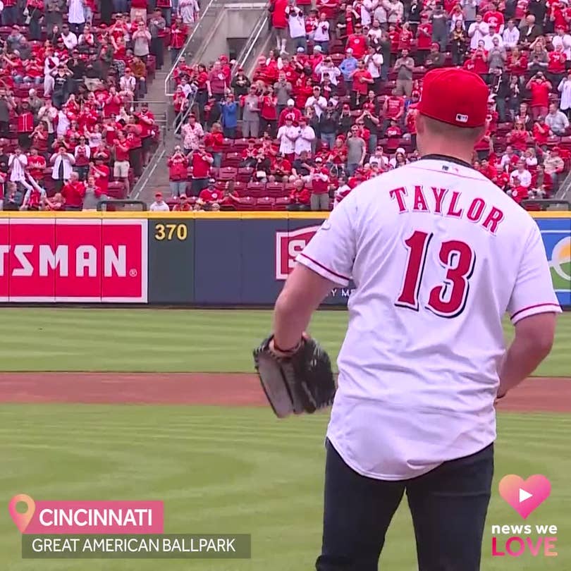 Bengals' Joe Burrow meets Reds' Joey Votto at Reds Opening Day