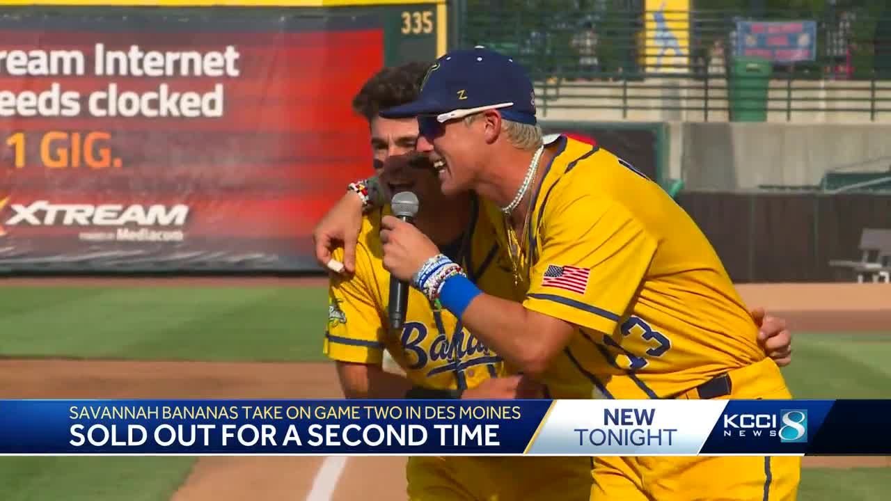 Savannah Bananas sell out Iowa debut at Principal Park