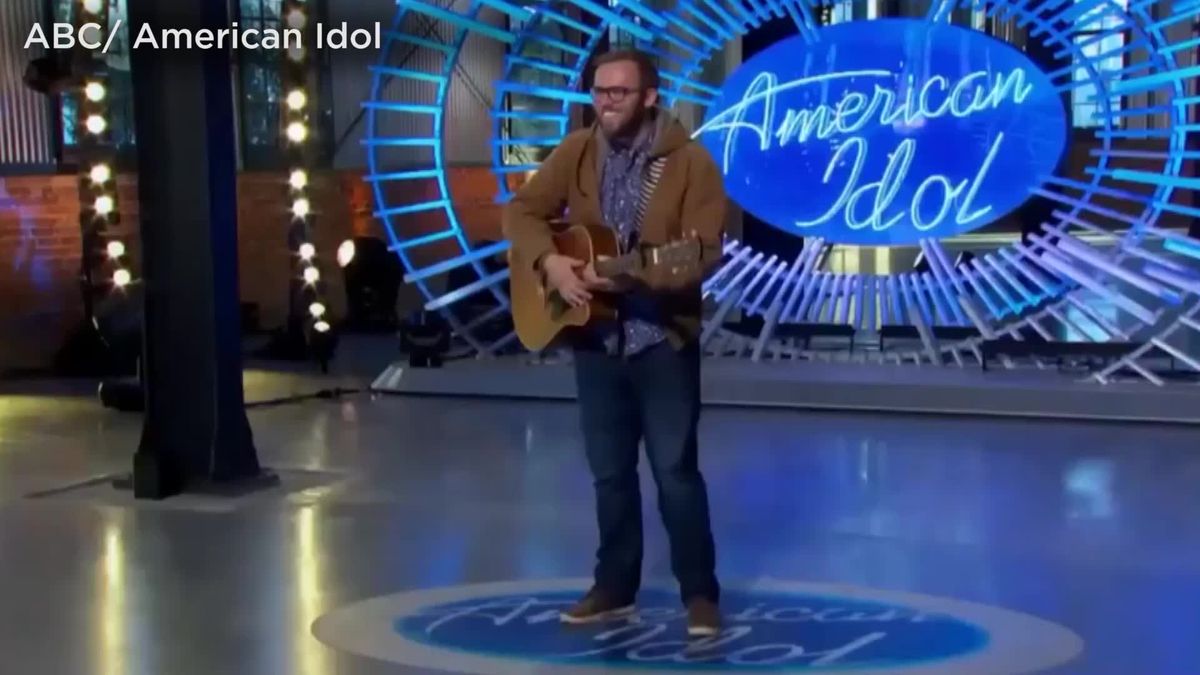preview for Katy Perry artfully shades Taylor Swift on American Idol