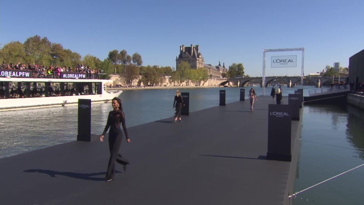 preview for Andie McDowell walks L'Oreal runway in Paris Fashion Week
