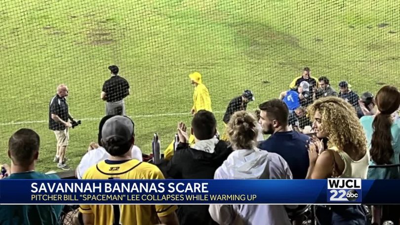 Former MLB All-Star pitcher collapses during Savannah Bananas game