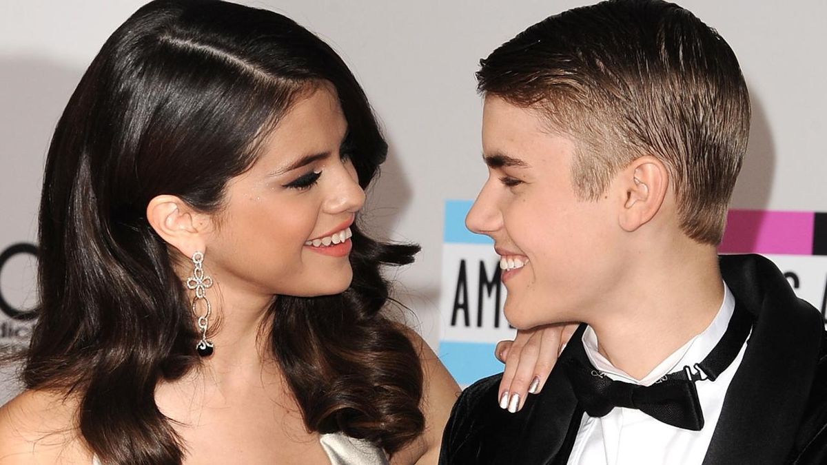 preview for Justin Bieber and Selena Gomez Head to Jamaica for His Father's Wedding