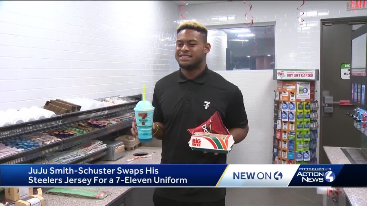 JuJu Smith-Schuster swaps Steelers jersey for 7-Eleven uniform