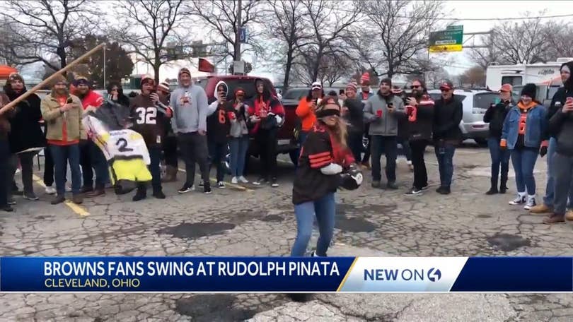 Browns fans swing helmet at pinata of Steelers QB Mason Rudolph at tailgate