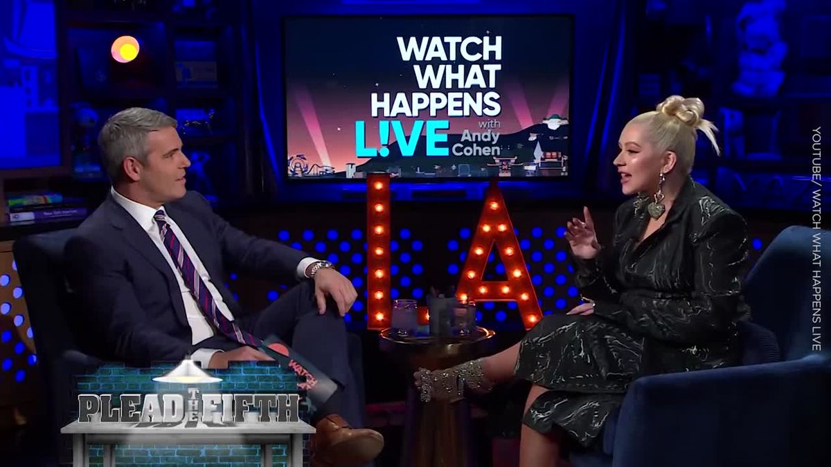 preview for Christina Aguilera says she tried to kiss Pink